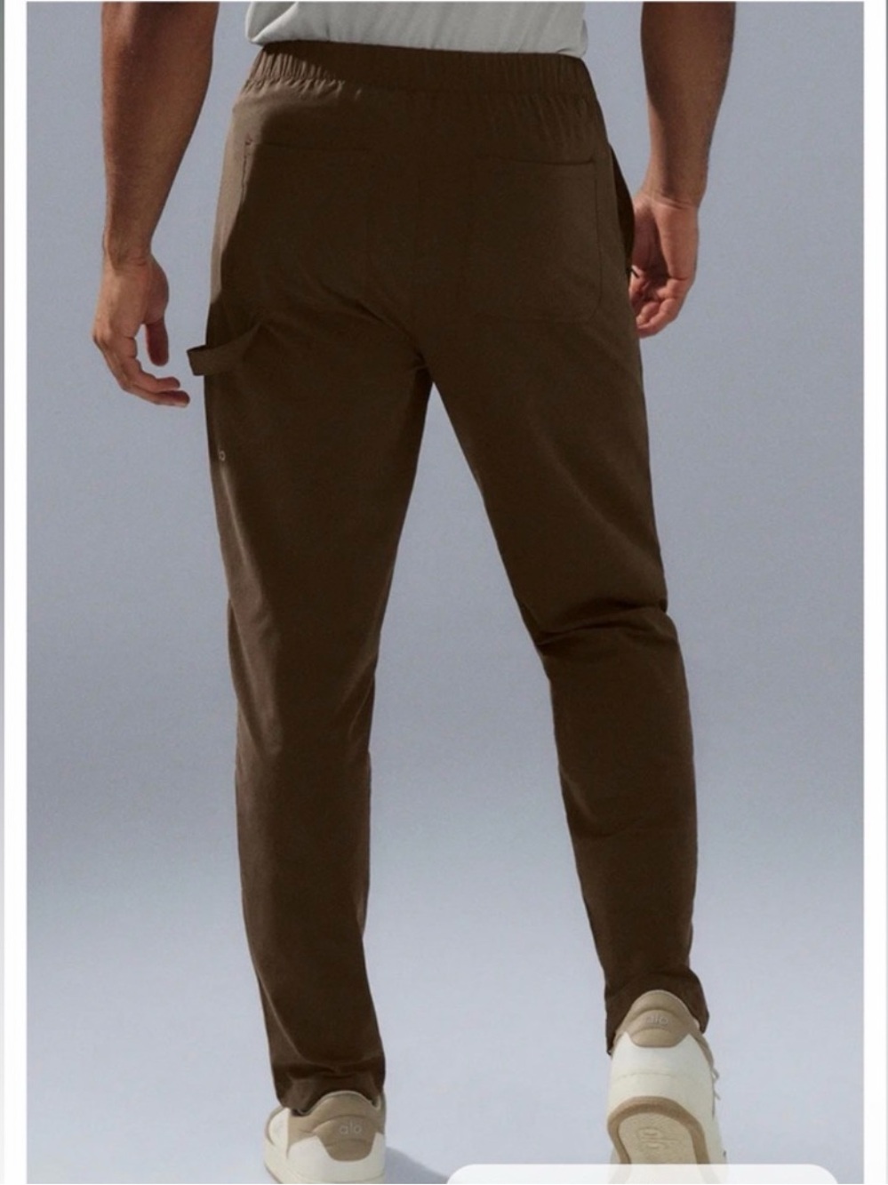 🏷️NWT Alo Yoga Co-Op Carpenter Track Pant In Espresso - Size X- L (36"-38")